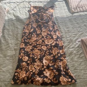 SAGA CUT OUT MIDI DRESS - BLACK FLORAL